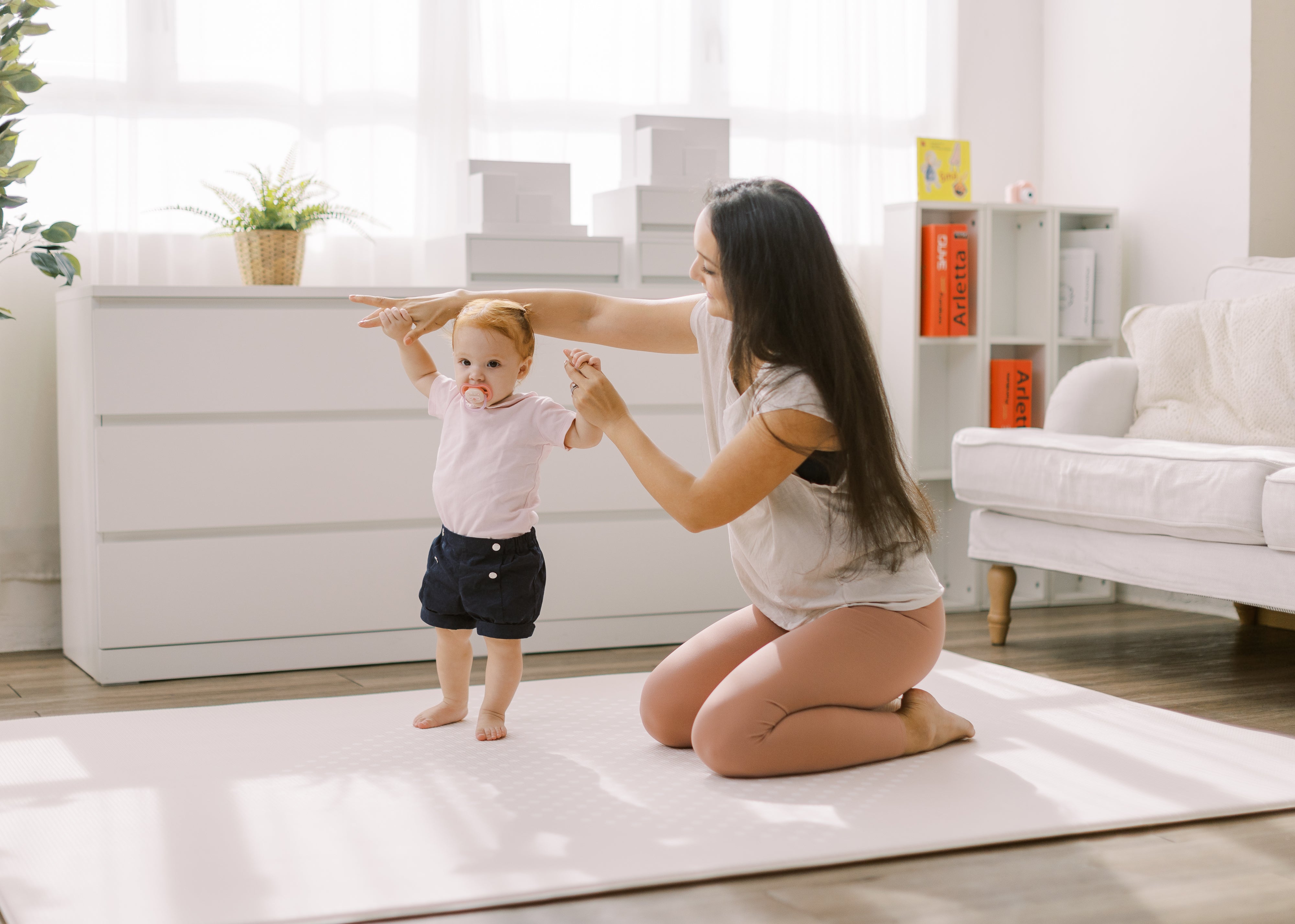 Choosing the Right Playmat for Babies: Foldable or Rollable?